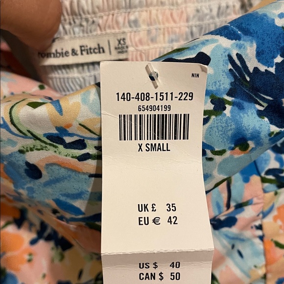 Abercrombie & Fitch Multicolor Floral Puff Sleeve Crop Top size xs - Picture 3 of 6